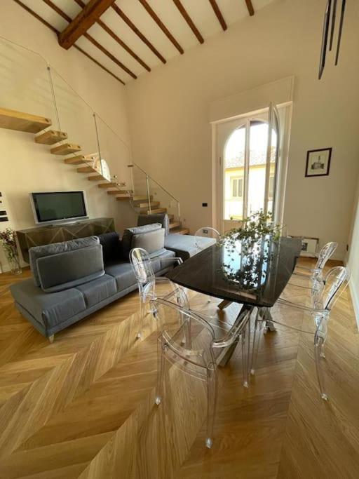 Apartamento Caterina De' Medici Luxury Attic With Terrace And Parking *