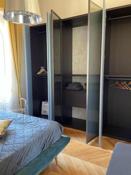 Caterina De' Medici Luxury Attic With Terrace And Parking Apartamento